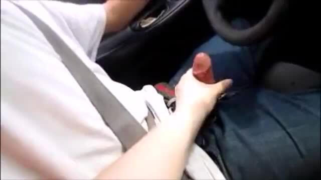 Wifey give hubby cook wanking during the time that driving making him jism